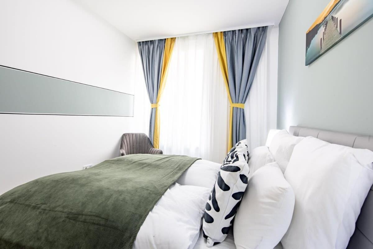 Free Parking - Balcony - Sunny - New Apartament