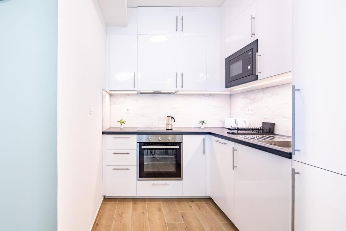 Free Parking - Balcony - Sunny - New Apartament