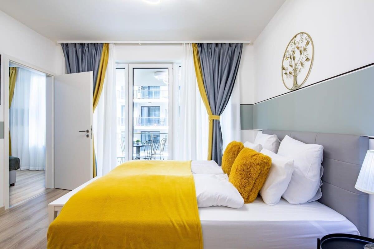 Free Parking - Balcony - Sunny - New Apartament