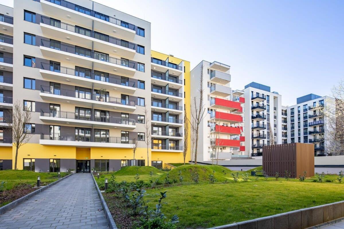 Free Parking - Balcony - Sunny - New Apartament